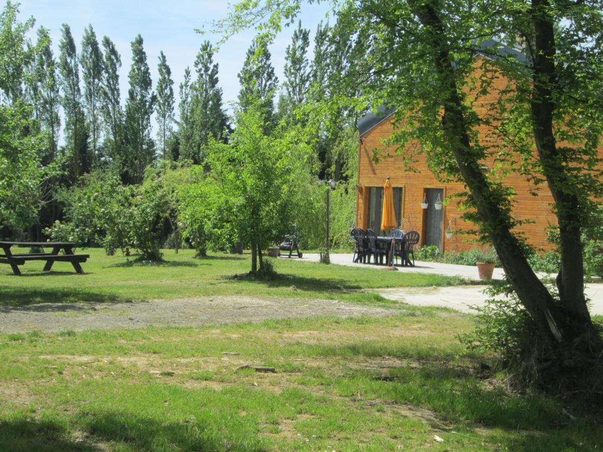 Florennes Gite Neuf 150 M2 Devant Un Grand Lac Prive De 2 Hectares Poissonneux Au Milieu Des Bois Екстериор снимка