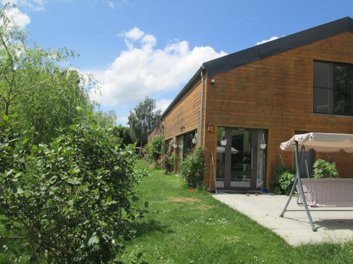 Florennes Gite Neuf 150 M2 Devant Un Grand Lac Prive De 2 Hectares Poissonneux Au Milieu Des Bois Екстериор снимка
