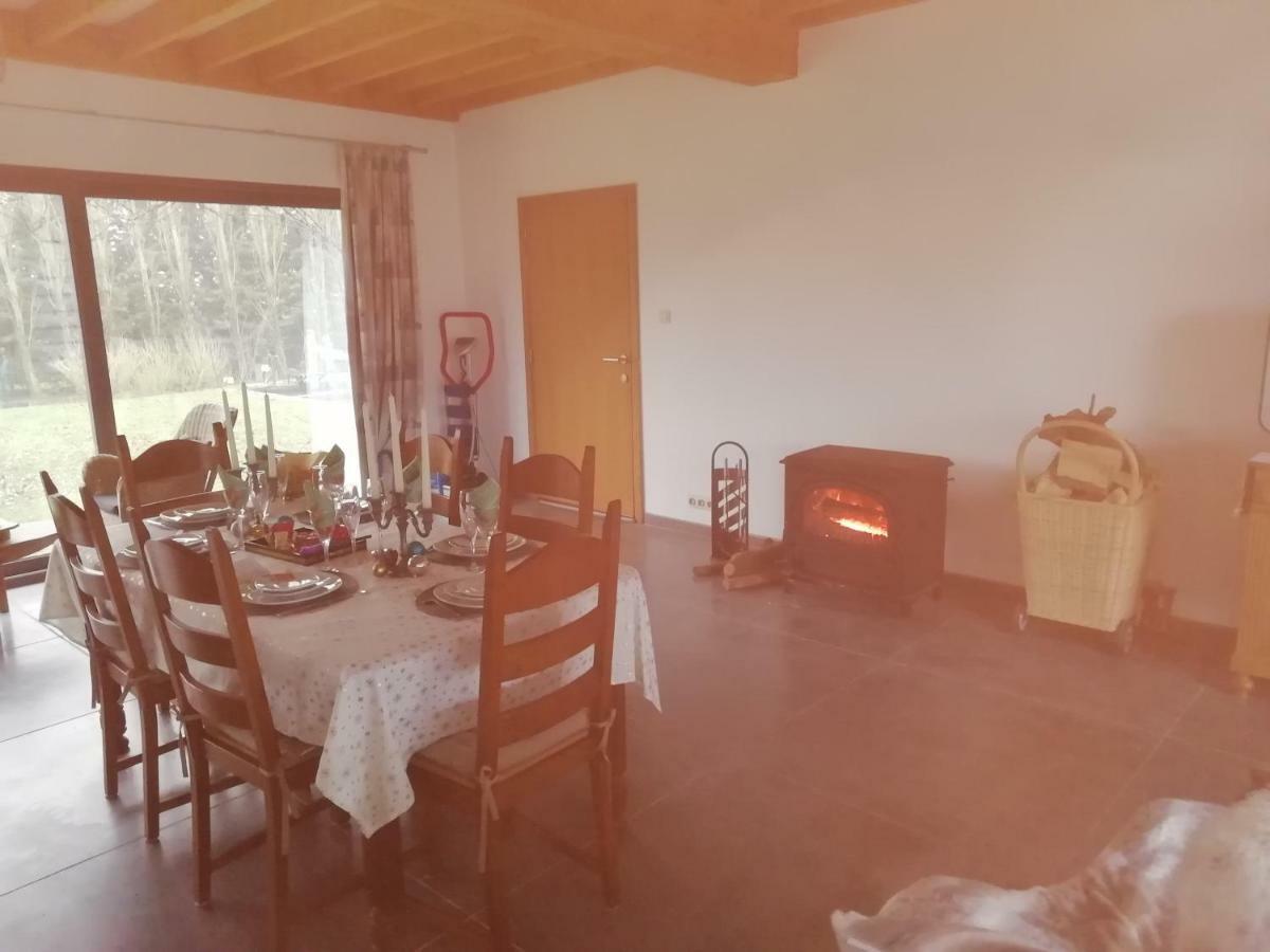 Florennes Gite Neuf 150 M2 Devant Un Grand Lac Prive De 2 Hectares Poissonneux Au Milieu Des Bois Екстериор снимка