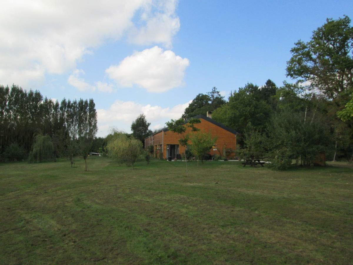 Florennes Gite Neuf 150 M2 Devant Un Grand Lac Prive De 2 Hectares Poissonneux Au Milieu Des Bois Екстериор снимка