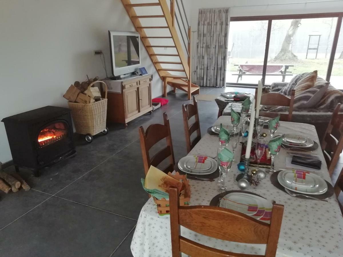 Florennes Gite Neuf 150 M2 Devant Un Grand Lac Prive De 2 Hectares Poissonneux Au Milieu Des Bois Екстериор снимка